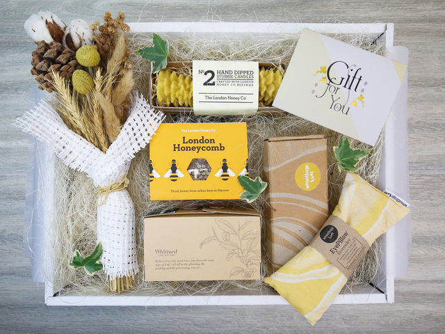 Wine n Food Hamper - Relax gift box R4 - RH0223A3 Photo